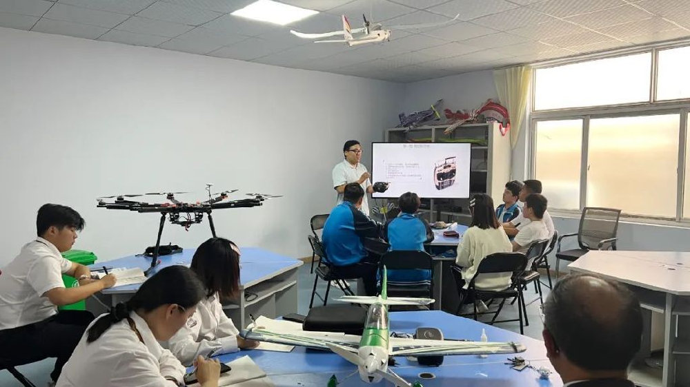 职业学校无人机专业共建 —— 产教融合新范式